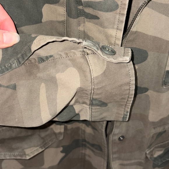 Women’s Levi Strauss and Company camo jacket - Picture 2 of 5